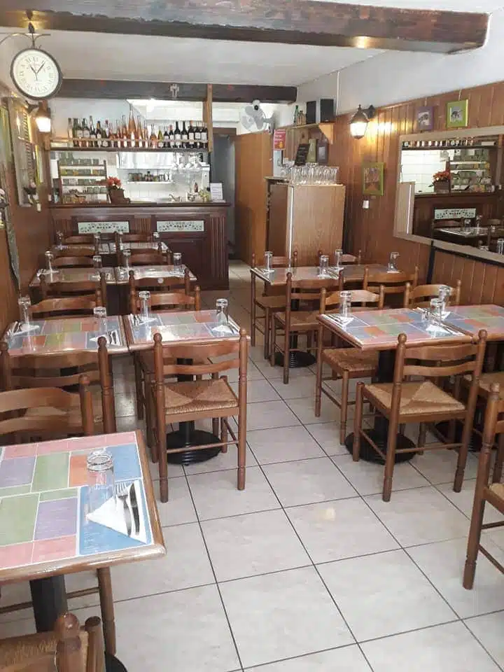 Salle du restaurant Les Délices d'Alep à Tournus