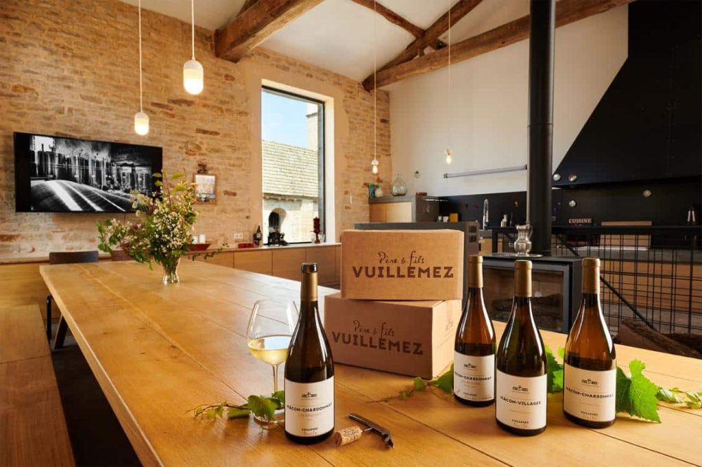 Grande salle de dégustation Domaine Vuillemez Père&Fils